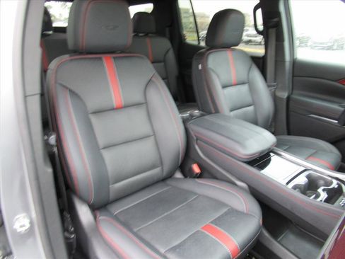 Used 2024 Chevrolet Traverse RS w/ LPO, Floor Liner Package image 8