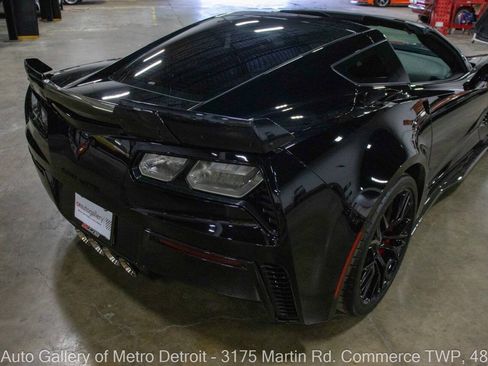 Used 2016 Chevrolet Corvette Z06 w/ 3LZ Preferred Equipment Group RWD image 16