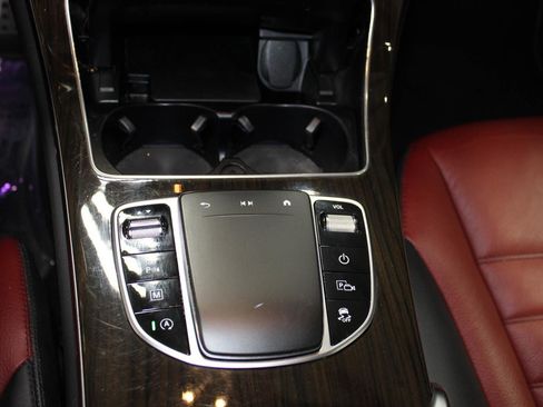 Used 2022 Mercedes-Benz GLC 300 4MATIC image 38