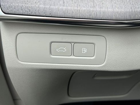 New 2026 Volvo XC90 T8 Ultra w/ Protection Package Premier image 29