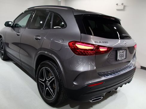 Used 2025 Mercedes-Benz GLA 250 4MATIC image 14