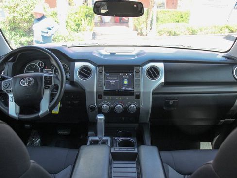 Used 2017 Toyota Tundra SR5 image 24