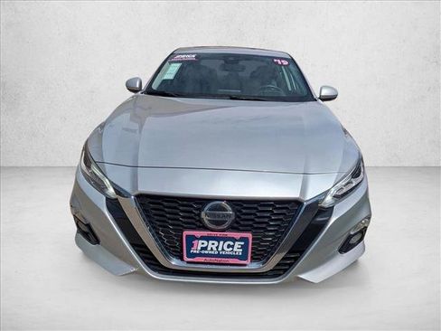 Used 2019 Nissan Altima 2.5 SL FWD image 2