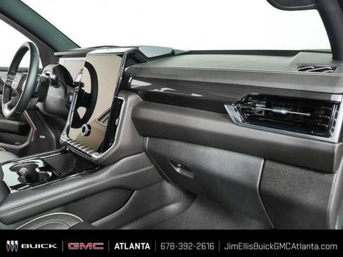 Certified 2025 GMC Yukon Elevation AWD/4WD image 24