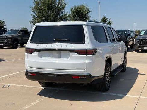 Used 2024 Jeep Wagoneer L Series II w/ Flexible Seating Group AWD/4WD image 8