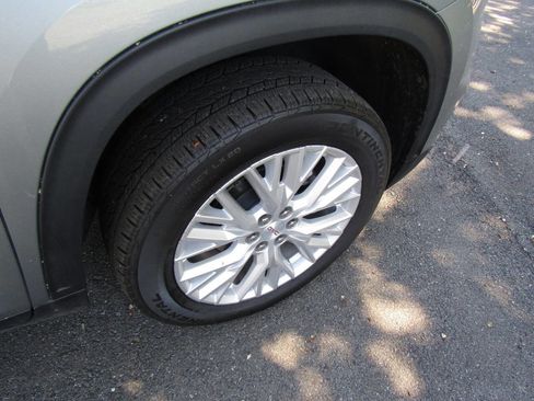 Used 2025 GMC Acadia Elevation w/ Elevation Premium Package AWD/4WD image 33