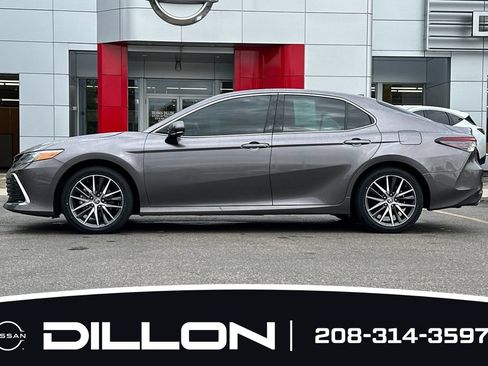 Used 2024 Toyota Camry XLE w/ Cold Weather Package FWD image 10