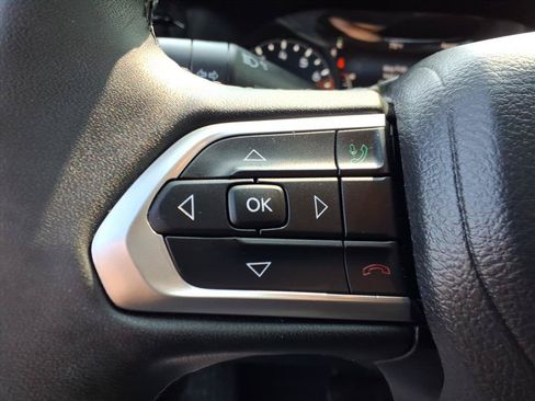 Used 2023 Jeep Compass Latitude w/ Sun and Sound Group AWD/4WD image 21