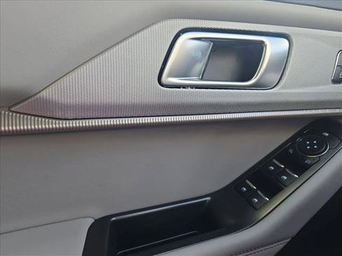 New 2026 Ford Explorer Active w/ Active Comfort Package RWD image 16