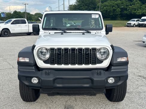 Used 2025 Jeep Wrangler Unlimited Sport AWD/4WD image 2
