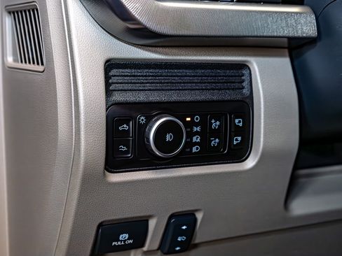 Used 2026 Ford F450 Platinum w/ Platinum Plus Package image 23