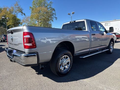 Used 2024 RAM 2500 Tradesman w/ Chrome Appearance Group image 4