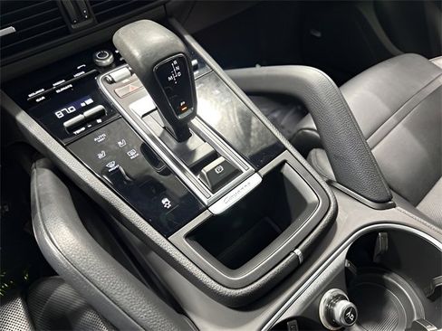 Used 2021 Porsche Cayenne image 29