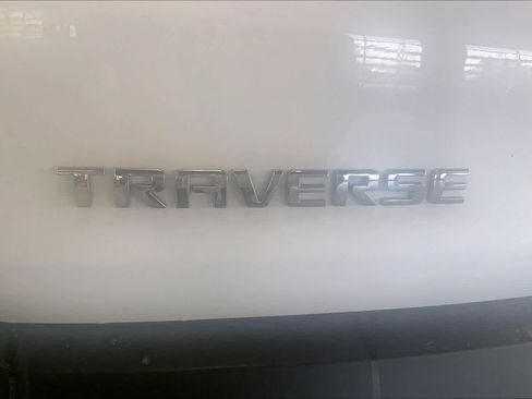 Used 2018 Chevrolet Traverse LT image 7
