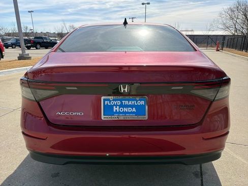 New 2025 Honda Accord SE image 4