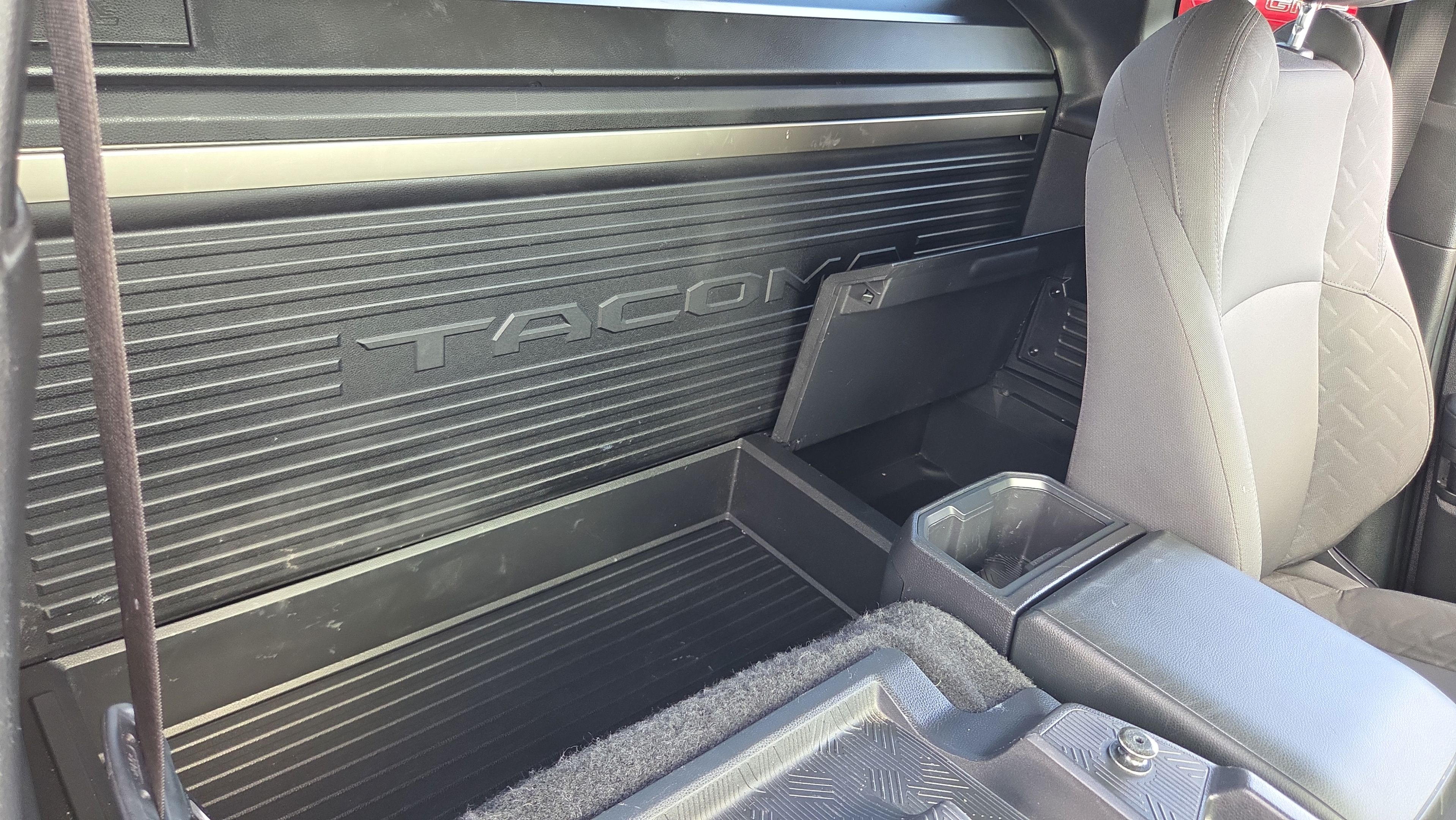 Used 2024 Toyota Tacoma SR RWD image 15