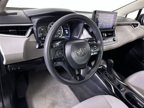 Used 2022 Toyota Corolla LE image 46