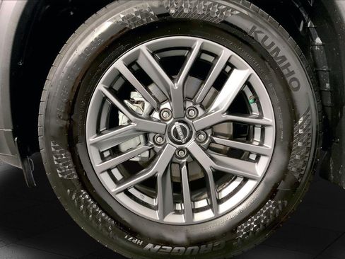 Used 2026 Nissan Rogue S AWD/4WD image 9
