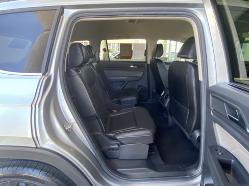 Certified 2023 Volkswagen Atlas SE w/ Black Wheel Package AWD/4WD image 44