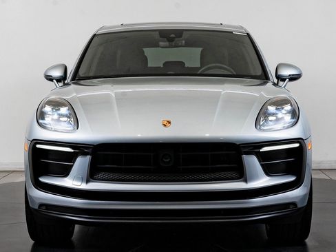 Certified 2025 Porsche Macan image 11