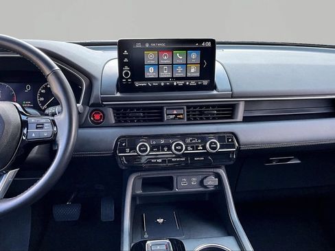 Used 2025 Honda Pilot Touring image 9