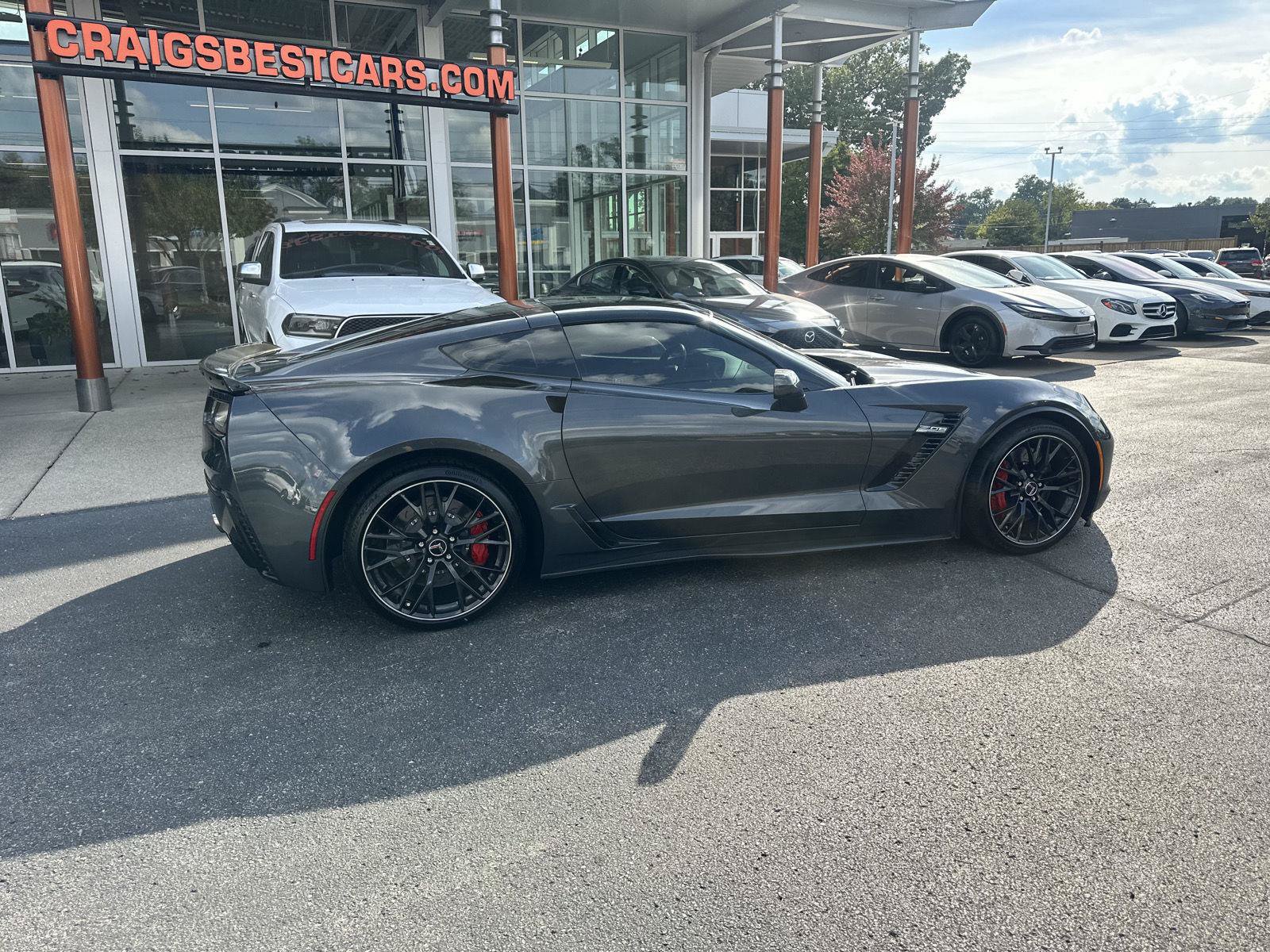 Used 2018 Chevrolet Corvette Z06 RWD image 2