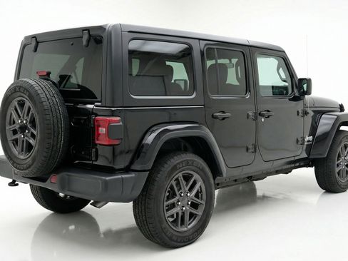 Used 2025 Jeep Wrangler Unlimited Sport AWD/4WD image 6