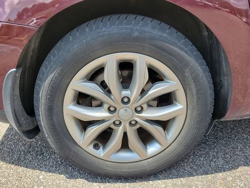 Used 2020 Kia Sedona EX FWD image 27