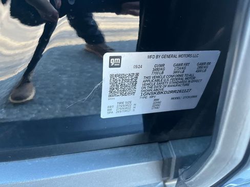 Used 2024 Chevrolet Suburban LS w/ Driver Alert Package image 7