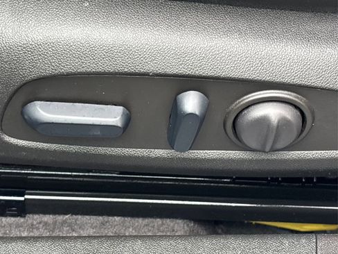 Used 2024 Chevrolet Malibu LT image 34