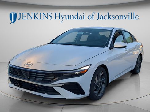 New 2025 Hyundai Elantra SEL FWD image 7
