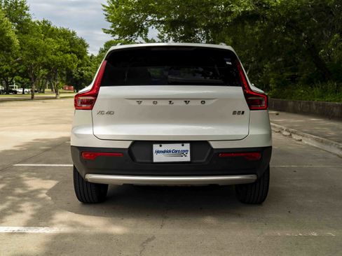 Used 2025 Volvo XC40 B5 Core AWD/4WD image 8