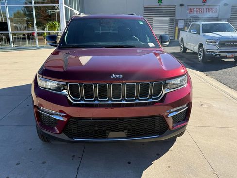 New 2025 Jeep Grand Cherokee Limited w/ Trailer Tow Package image 5