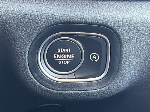 Used 2026 Mercedes-Benz GLS 450 4MATIC image 36