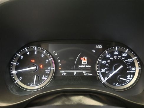 Used 2020 Toyota Highlander XLE image 2