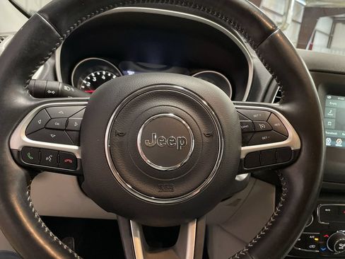 Used 2018 Jeep Compass Latitude w/ Popular Equipment Group AWD/4WD image 16