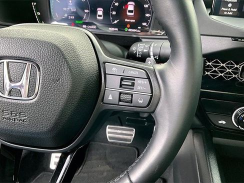 Used 2024 Honda Accord Sport image 11