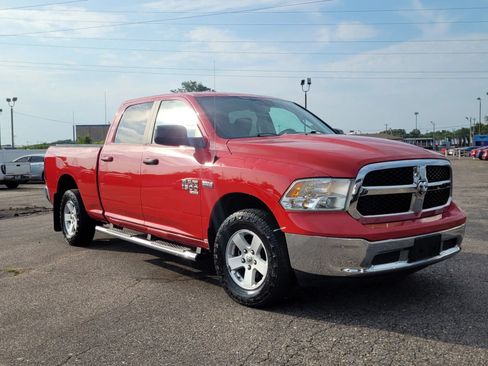 Used 2019 RAM 1500 Classic SLT AWD/4WD image 7