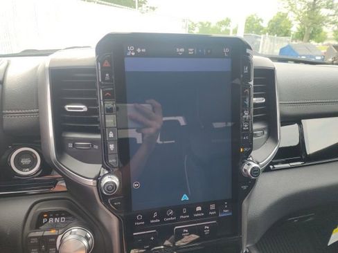 New 2026 RAM 1500 Laramie AWD/4WD image 4