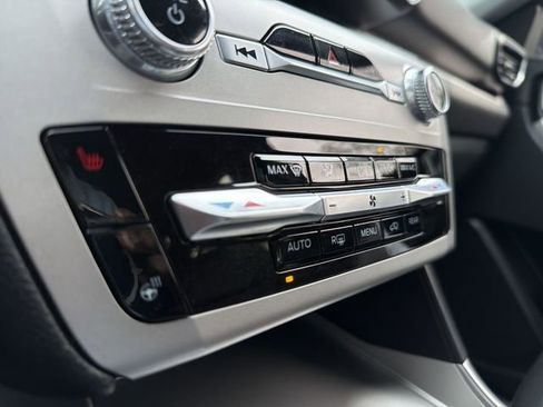 Used 2023 Ford Explorer XLT w/ Equipment Group 202A RWD image 19