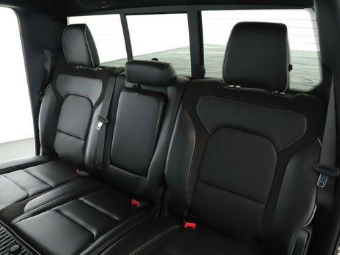 Used 2023 RAM 1500 Laramie AWD/4WD image 5