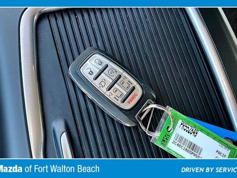 Used 2023 Chrysler Pacifica Touring-L FWD image 35