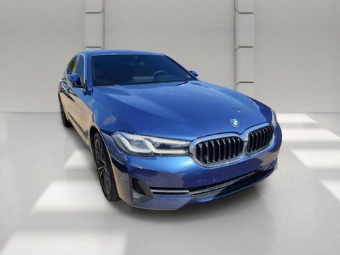 Used 2021 BMW 530i w/ Convenience Package RWD image 2