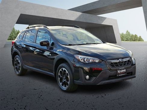 Used 2023 Subaru Crosstrek 2.0i Premium image 3