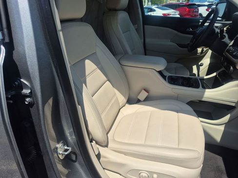 Used 2023 GMC Acadia Denali w/ Denali Ultimate Package AWD/4WD image 31