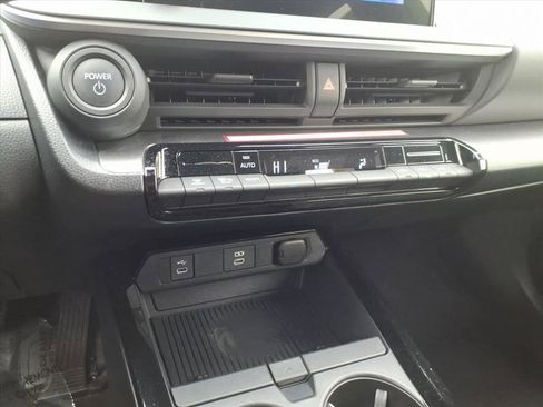 Certified 2024 Toyota Prius Limited image 14