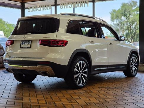 Used 2020 Mercedes-Benz GLB 250 4MATIC w/ Premium Package image 10