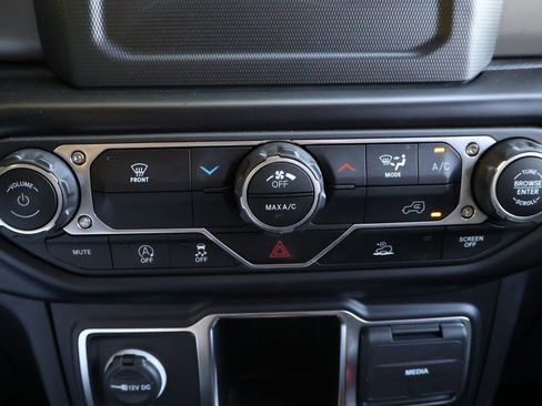 Used 2022 Jeep Wrangler Sport image 18