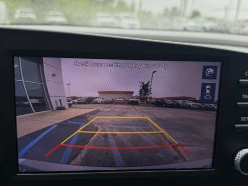 Used 2023 Hyundai Elantra Blue FWD image 15