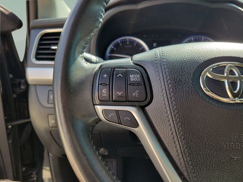 Used 2019 Toyota Highlander SE AWD/4WD image 13